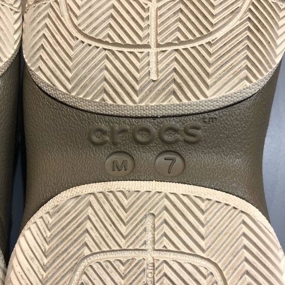 Crocs Men’s Swiftwater Deck Flip Comfort Sandals - Picture 8 of 8